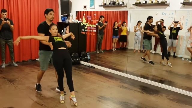 COMO MIRARTE - BACHATA REMIX - Juan and Mercedes #bachata #bachatasensual смотреть онлайн