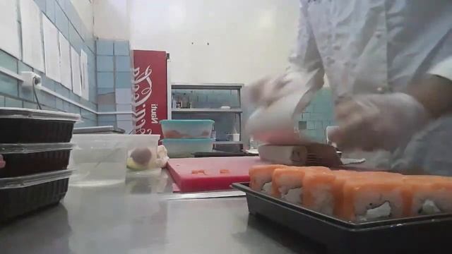 #ставте_лайк #как_готовить КАК ГОТОВИТЬ СУШИ И РОЛЛЫ ВКУСНО И БЫСТРО ДОМА (КОНЦА ВИДЕО ВЫ УВИДИТЕ смотреть онлайн