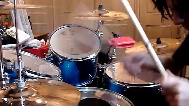 Drumming to Walk Away by Funeral For A Friend смотреть онлайн