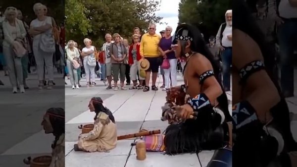 Музыка индейцев на улице