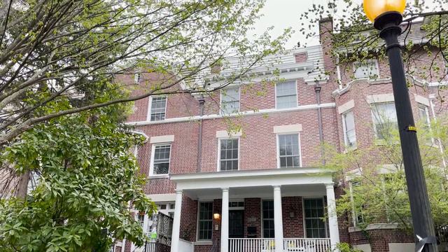 Living in Mount Pleasant Washington DC | Best homes, fun, and dining | Moving to Washington DC 2021 смотреть онлайн