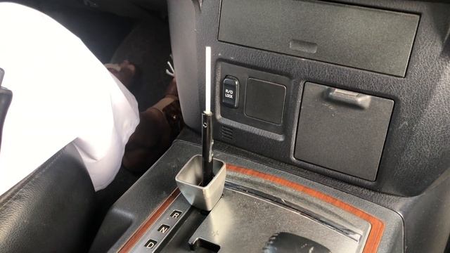 Quick fix of Mitsubishi Pajero Gear Stick that is Stuck (English Version) смотреть онлайн