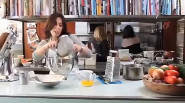 Lokshen Kugel: Monday Morning Cooking Club's Ricotta Cheese Noodle Pudding