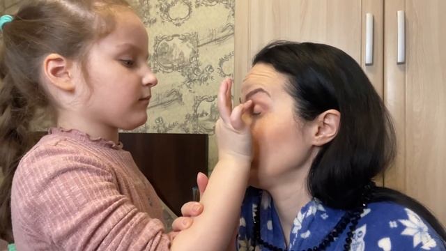 Откровенный макияж с Линдой. В 5 лет визажист смотреть онлайн