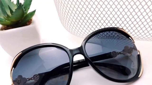 Блондинка в солнечных очках смотреть онлайн