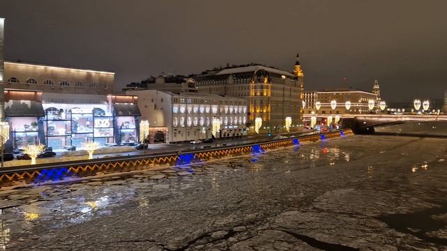 Новогодняя Москва. Куда сходить. Парящий мост в парке Зарядье смотреть онлайн