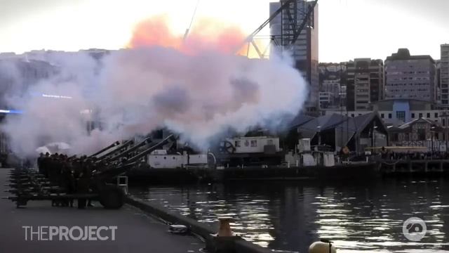 How People Around The World Are Reacting To The Death Of Queen Elizabeth II смотреть онлайн