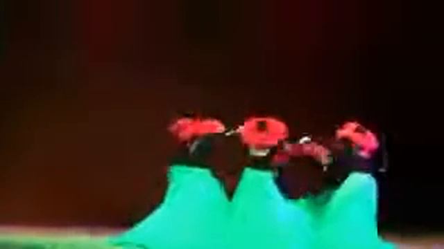 2 ТАНЕЦ КРАСНЫЕ МАКИ смотреть онлайн