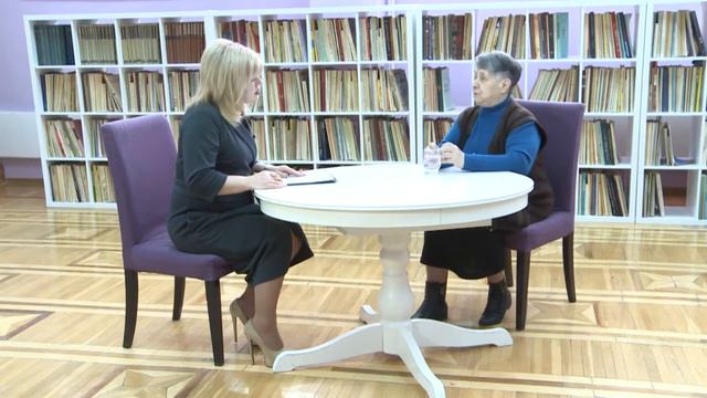 "Поговорим" с поэтессой Ириной Георгиевной Гуржибековой смотреть онлайн