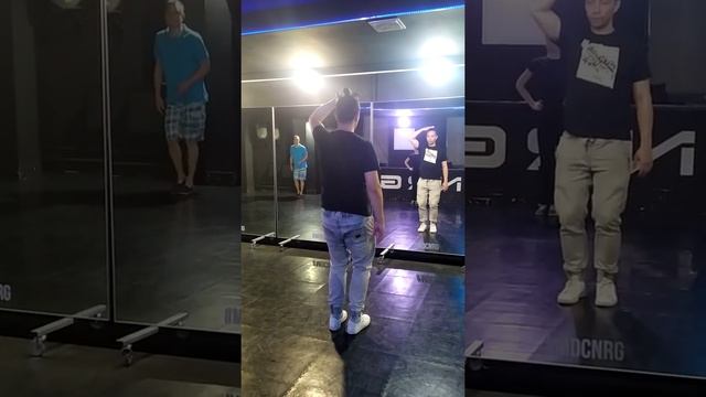 Бейсик Бачата перенос веса _ выталкивание от пола смотреть онлайн