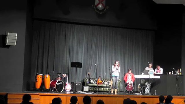 Helena Becci - Teenage Dream смотреть онлайн