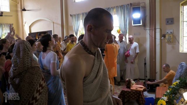 22.02.2024 || Празднование Шри Нитьянанда Трайодаши в холле общины Маяпура смотреть онлайн