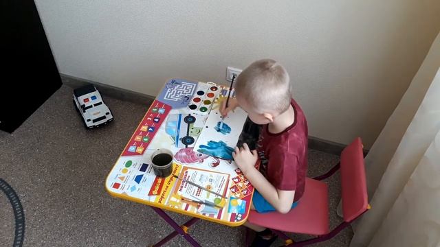 Рисуем и клеим поделки из бумаги - полицейская машина смотреть онлайн