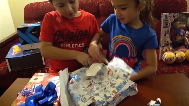 Куда ПРОПАЛИ ВСЕ ПОДАРКИ? Что Камиль и Аминка НАШЛИ Под Елкой? смотреть онлайн