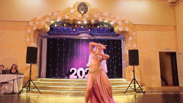 Golden Era #bellydance By Anastasia Volkova #bellydancer #dance