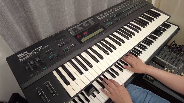 DX7 vs DX7ii-FD vs reface DX (Yamaha) смотреть онлайн