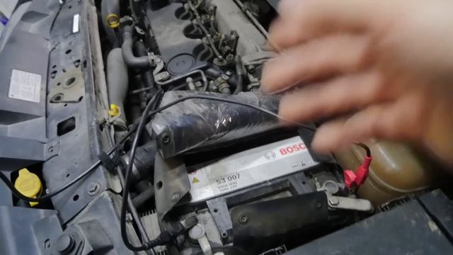 Opel Zafira olajcsere 1.9 CDTI - Közel a 400 ezerhez смотреть онлайн
