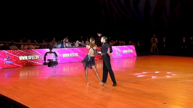 Румба / Лукьянов Виктор и Гусаковская Ариадна / Юниоры-2 La (Open) - Чемпионат Минска (21.05.2023) смотреть онлайн