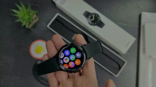 Samsung Galaxy Watch4 Classic - A smart watch with the attitude of 2023 смотреть онлайн