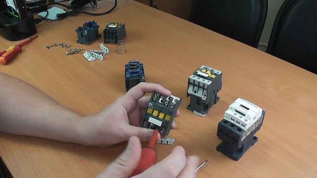 Короткое замыкание и последствия на контактах контактора. смотреть онлайн