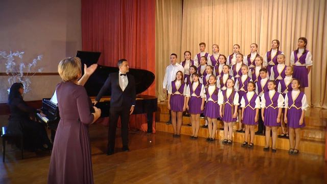 пісня "Надія, віра і любов" дитячий хор ДШМ№3 м. Харків та Марк Сердюк смотреть онлайн