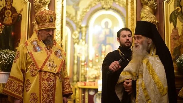 Схиархимандрит Илий (Ноздрин) сослужил митрополиту Иоанну за всенощным бдением смотреть онлайн