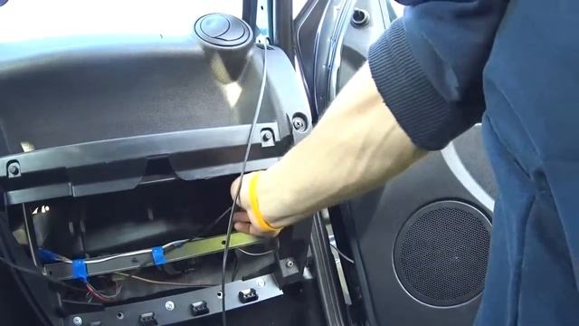 Устанавливаем автомобильную антенну за несколько минут на стекло. Установка пассивной антенны смотреть онлайн