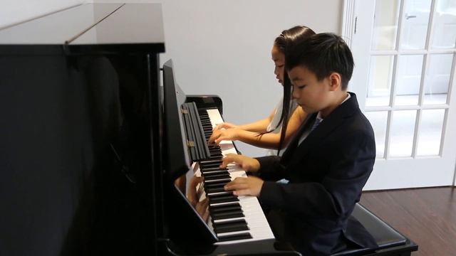 Trepak from The Nutcracker - Tchaikovsky Piano Duet by Jessica and Christian Li смотреть онлайн