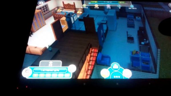 Втсплей на Sims Free Play