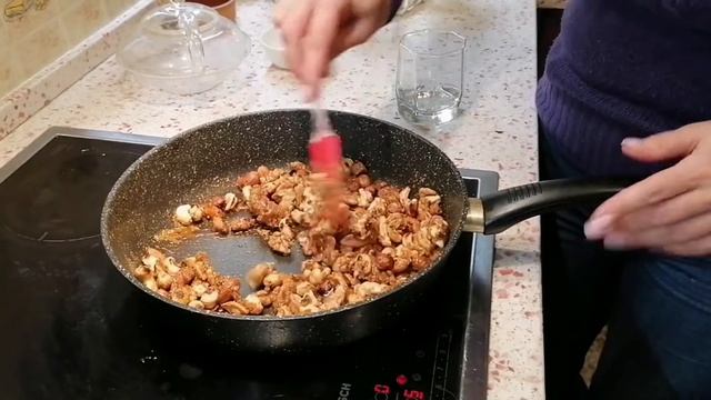 СОЗДАЮ РОЖДЕСТВЕНСКОЕ НАСТРОЕНИЕ В ДОМЕ | ОРЕШКИ В СОЛЕНОЙ ПРЯНОЙ КАРАМЕЛЕ смотреть онлайн