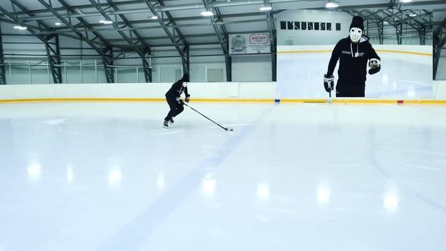 САМЫЙ ПРОСТОЙ способ ОБЫГРАТЬ защитника в хоккее смотреть онлайн