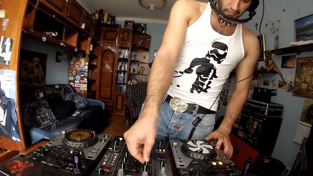 Hello summer 2013 house mix by DJ ~Driver[DM]~ смотреть онлайн