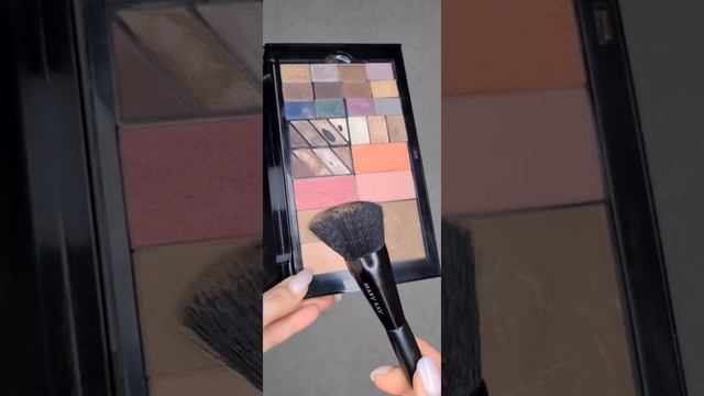 Коррекци нижней челюсти / Как сделать овал лица четким с помощью макияжа смотреть онлайн