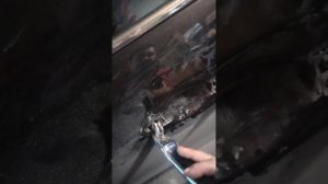 Ниссан экстрейл Т32 снятие дверной ручки.