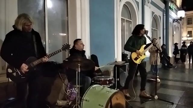 УЛИЧНЫЕ МУЗЫКАНТЫ СПб, ЖЕНЯ и гр.ШУМНЫЕ СОСЕДИ(5),08.11.23. смотреть онлайн