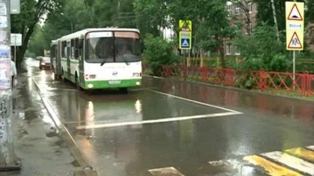 Ремонт улицы Индустриальной в Ярославле не продержался и года смотреть онлайн