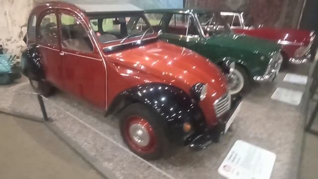 Citroen 2CV (Музей "Автомобили Мира") смотреть онлайн