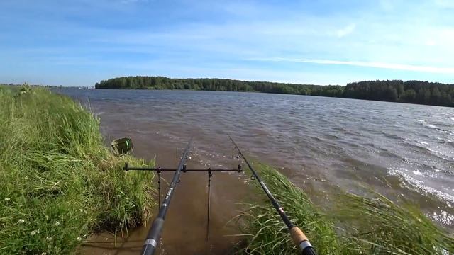 ЛЕЩ В ШТОРМОВОЙ ВЕТЕР, РЫБАЛКА НА ФИДЕР НА ЛЕЩА, КЛЁВОМ ОСТАЛСЯ ДОВОЛЕН! ЛОВИМ НА УРАЛЕ! смотреть онлайн