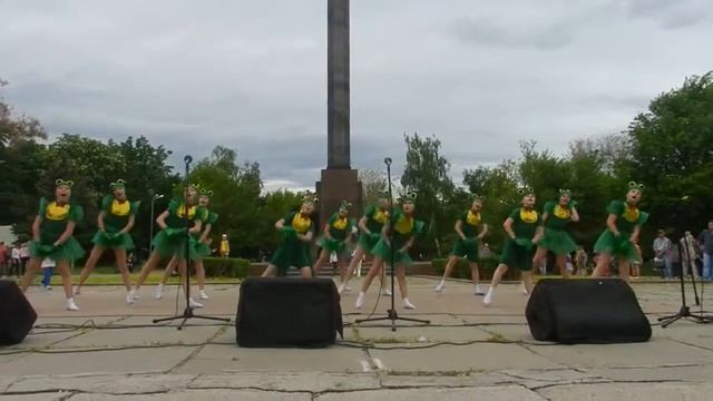 Лягушачий хор Народный коллектив Изюминка смотреть онлайн