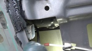 Ручка наружная BMW 5-Series Е-39 . Как снять наружную ручку двери ?