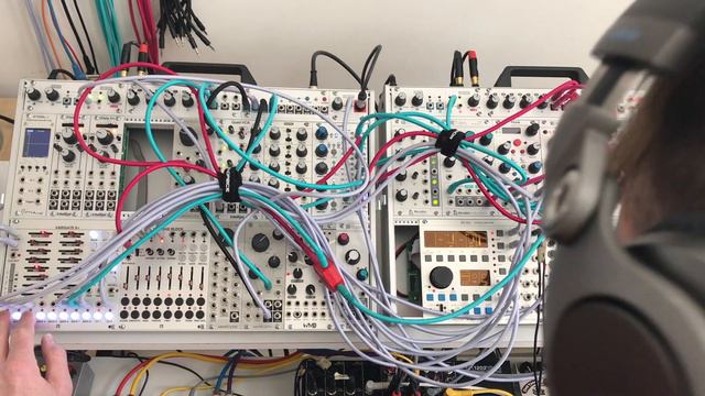 Snow in the Desert - Live Eurorack Deep House смотреть онлайн