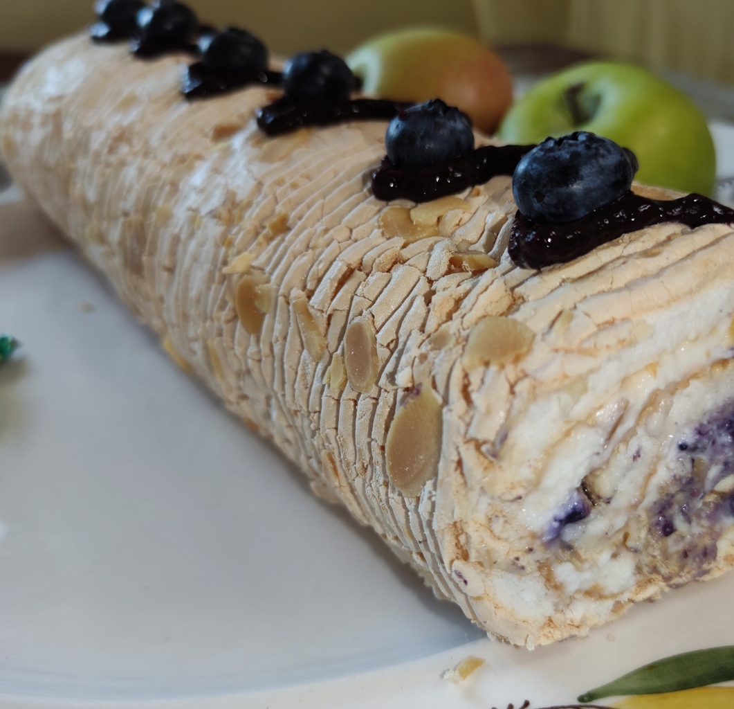 Меренговый рулет. Знаменитый десерт смотреть онлайн