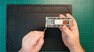 Очень нужная и полезная самоделка. Столик для пайки SMD- деталей.