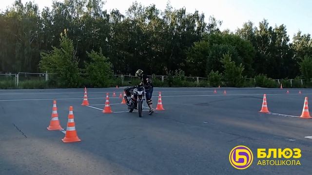 Парковка МотоТС и выезд с парковочного места смотреть онлайн