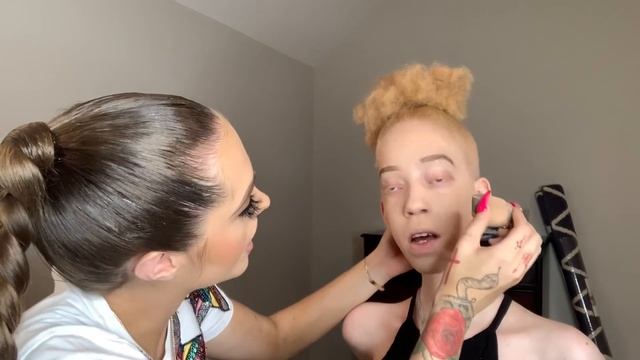 Giving my lil sis a makeover ! ? *Emotional* | Woah Vicky смотреть онлайн