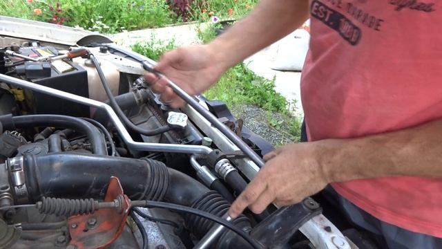 Замена свечей зажигания на Mazda Demio смотреть онлайн