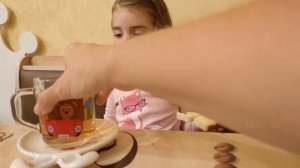 VLOG Алиса кушает с аппетитом. УРА