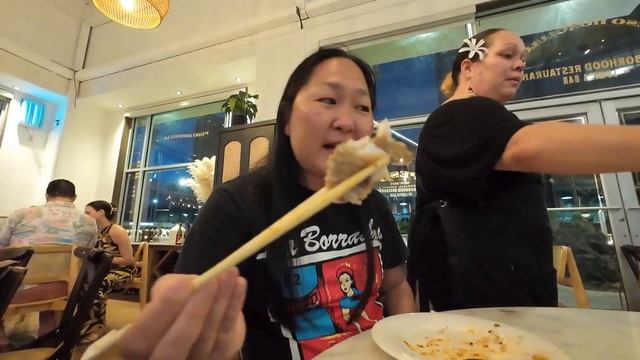 Fancy Filipino Fusion Food In Honolulu, Hawaii смотреть онлайн