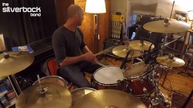 Foot Loose - The Silverback Band