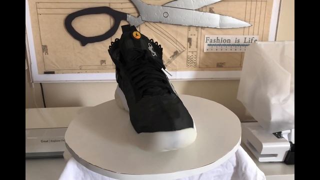 Jordan React (with added reflective letters) смотреть онлайн